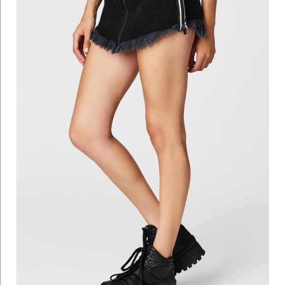 Carmar Jean Skirt Size 25. Sold at LF. - Picture 7 of 10